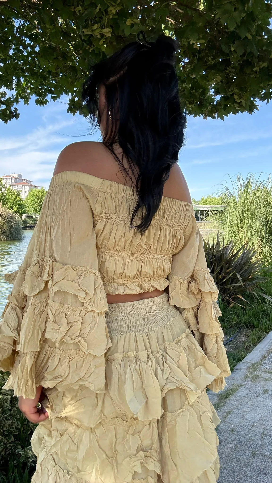 KREM Peri Kanadı Takım Krem hover