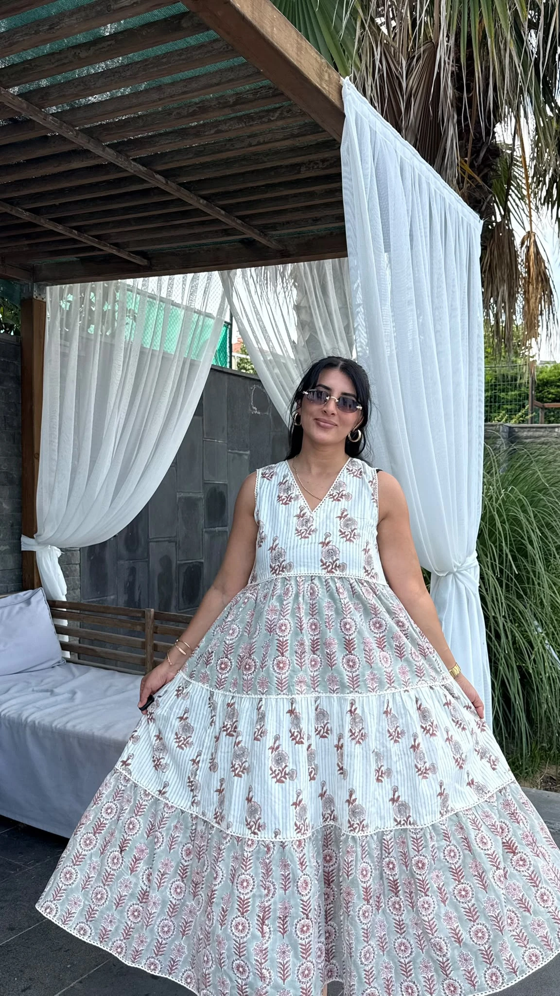Beyaz Lotus Elbise